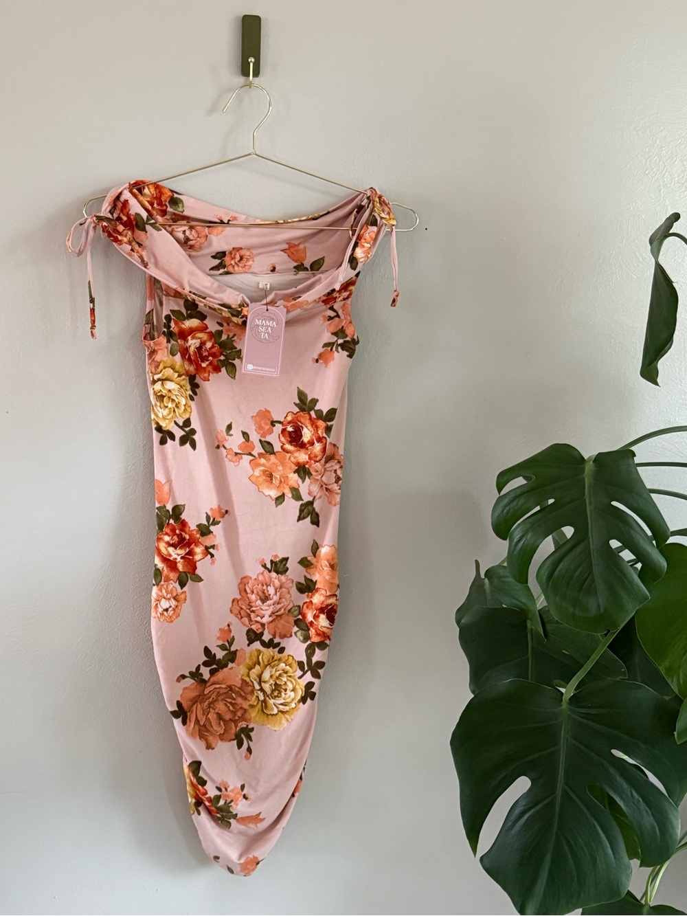👶🏼Maternity Bundle 3/$20👶🏼 
Fitted Floral Maternity Dress